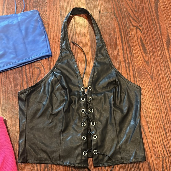 4 pc bundle tops size small - Picture 2 of 4